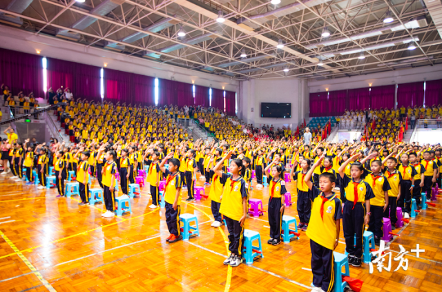 祖国|多图｜今天，南海九江这所学校的学生这样礼赞祖国