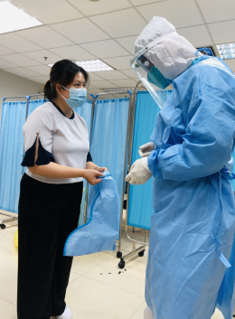 人员|感控科双节前“摆摊”