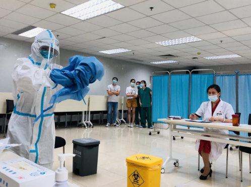 人员|感控科双节前“摆摊”