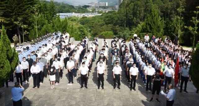 先烈|聚焦||弘扬烈士精神坚定奋斗决心！今天，我镇隆重举行烈士纪念日公祭烈士大会