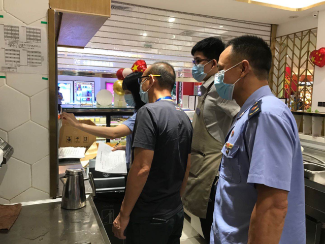 检查|“全民投票查餐厅”活动走进这两家饮品店！一起去现场看看↓