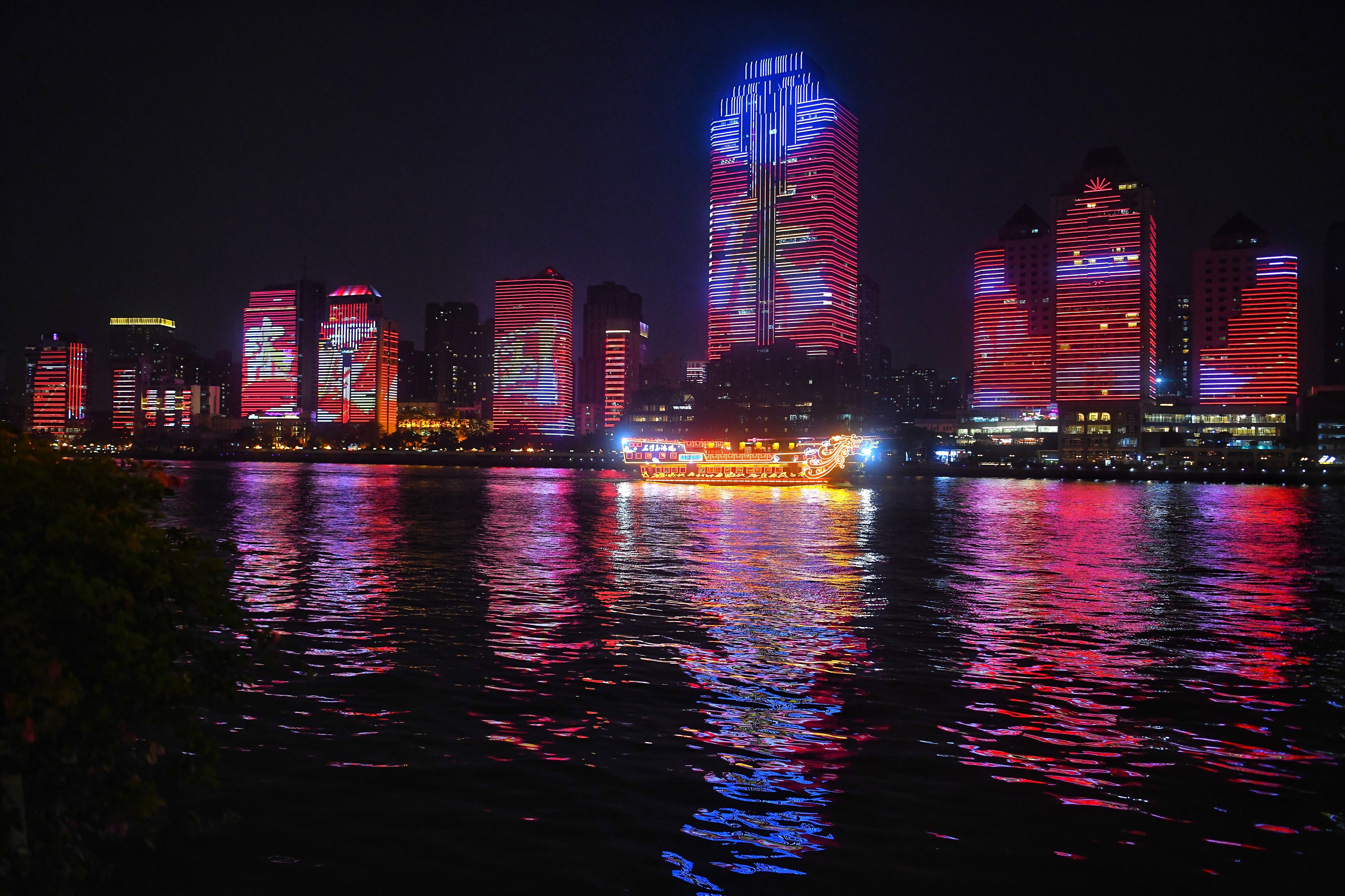 月映珠江夜空作幕,看广州这个流光溢彩的夜!_南方plus_南方