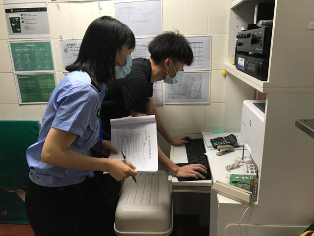 检查|“全民投票查餐厅”活动走进这两家饮品店！一起去现场看看↓