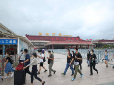 国庆首日拱北口岸客流11.4万，一大波旅客即将到来