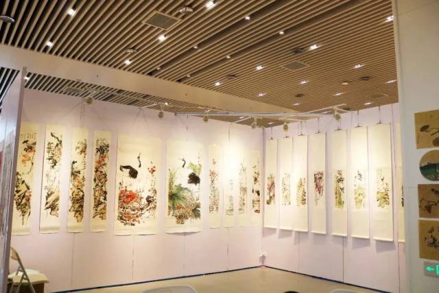 艺术|免费开放！门票领取戳→ 国际大展在南海开幕，1200件大师作品亮相