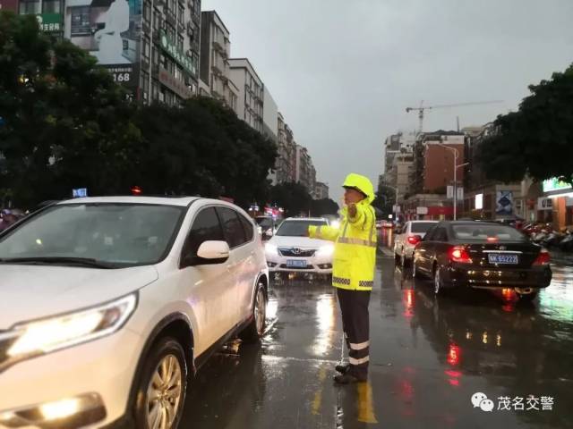 坚守|辛苦了！国庆长假，这些可爱的人仍坚守岗位！