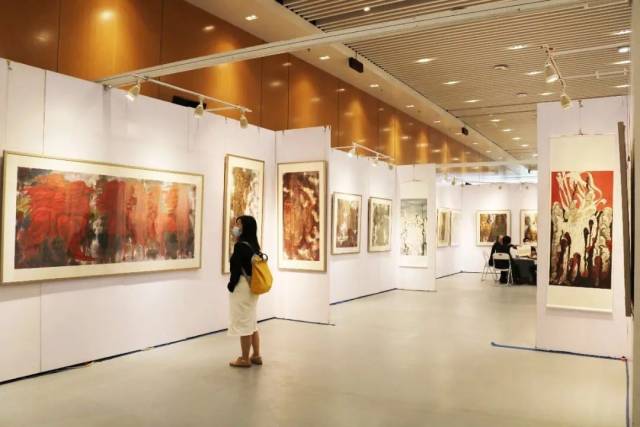 艺术|免费开放！门票领取戳→ 国际大展在南海开幕，1200件大师作品亮相