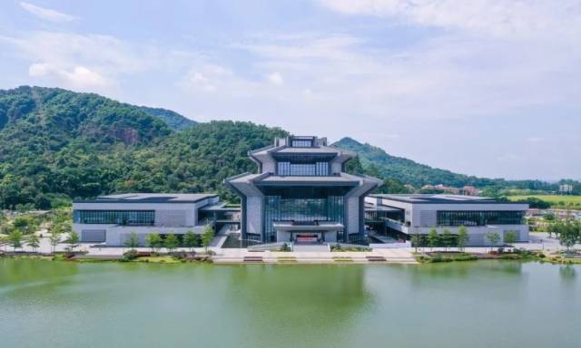 艺术|免费开放！门票领取戳→ 国际大展在南海开幕，1200件大师作品亮相