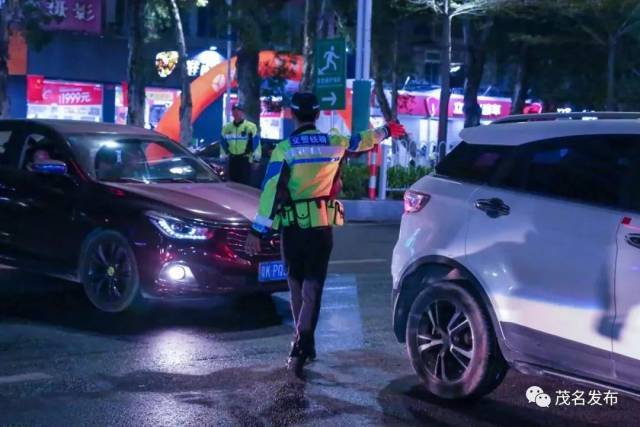 坚守|辛苦了！国庆长假，这些可爱的人仍坚守岗位！