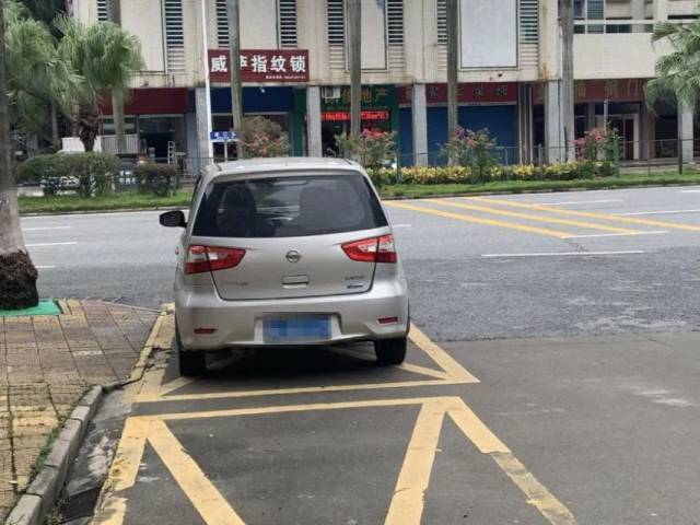 车辆|国庆被堵在高速，他一口气拍了361张照片举报……