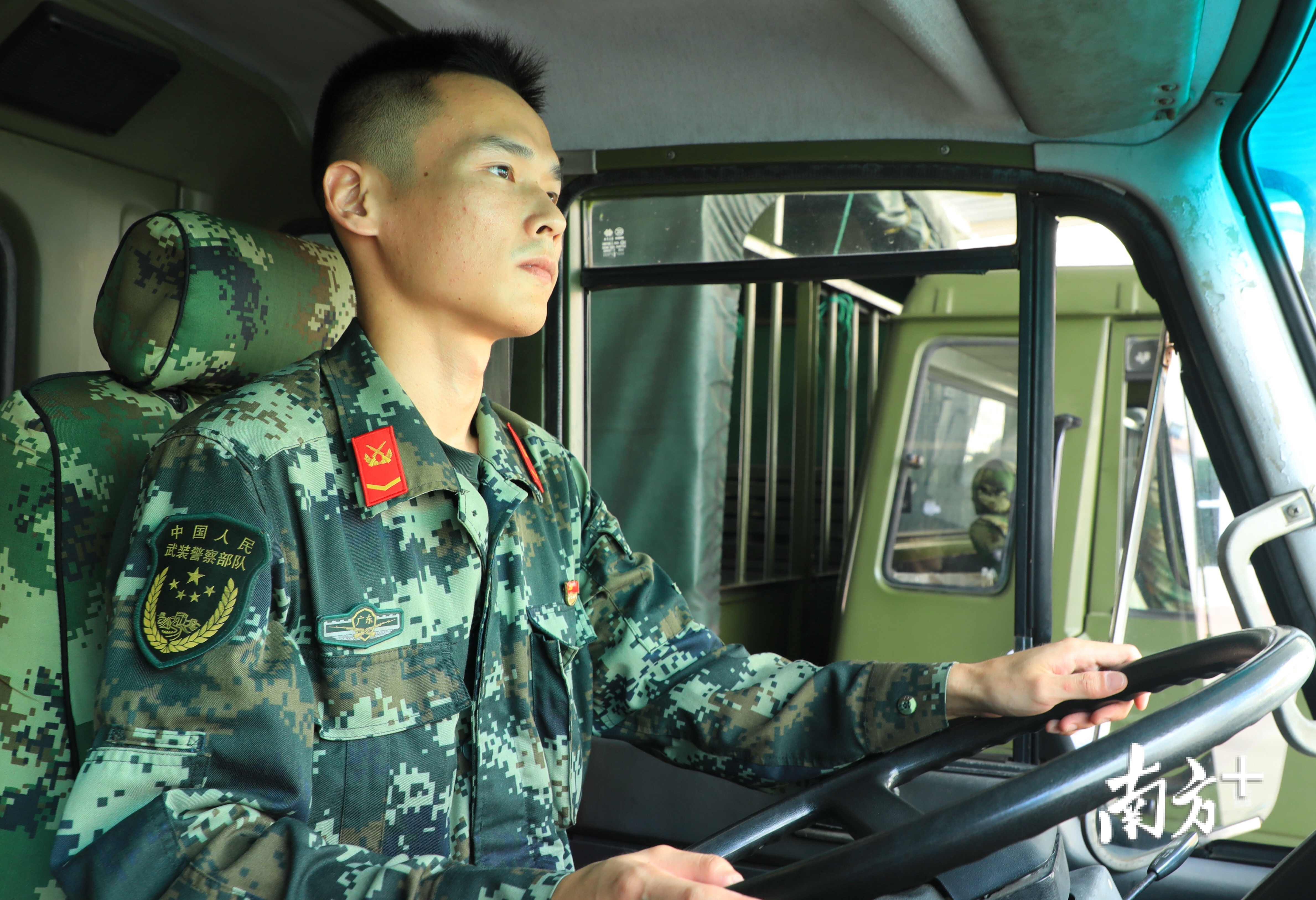 广东珠海武警图片