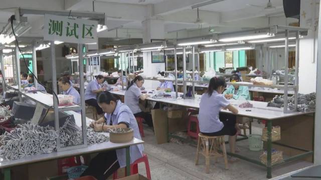 订单|【坚守岗位】产业工人坚守岗位忙生产