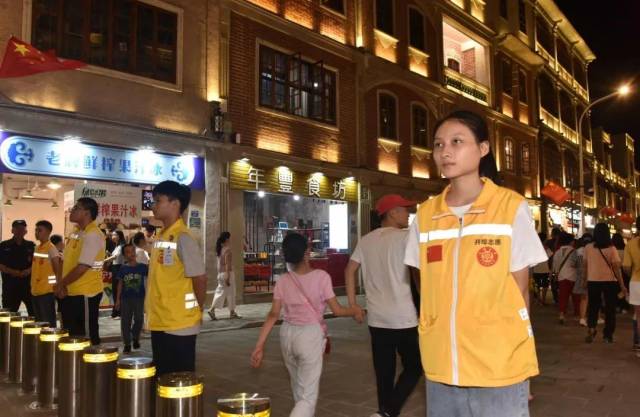 志愿者|【志愿服务】鮀城一道靓丽的风景线！难得的小长假，他们却放弃了休息……