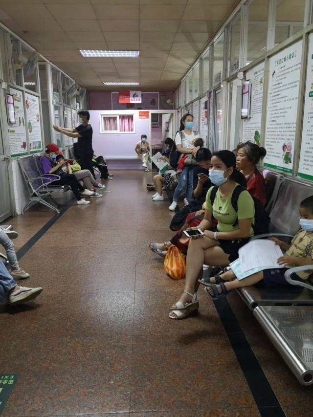 人员|坚守岗位是端州“白衣天使”对祖国最长情的告白