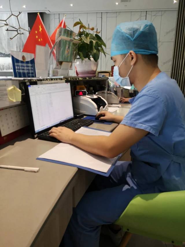 人员|坚守岗位是端州“白衣天使”对祖国最长情的告白