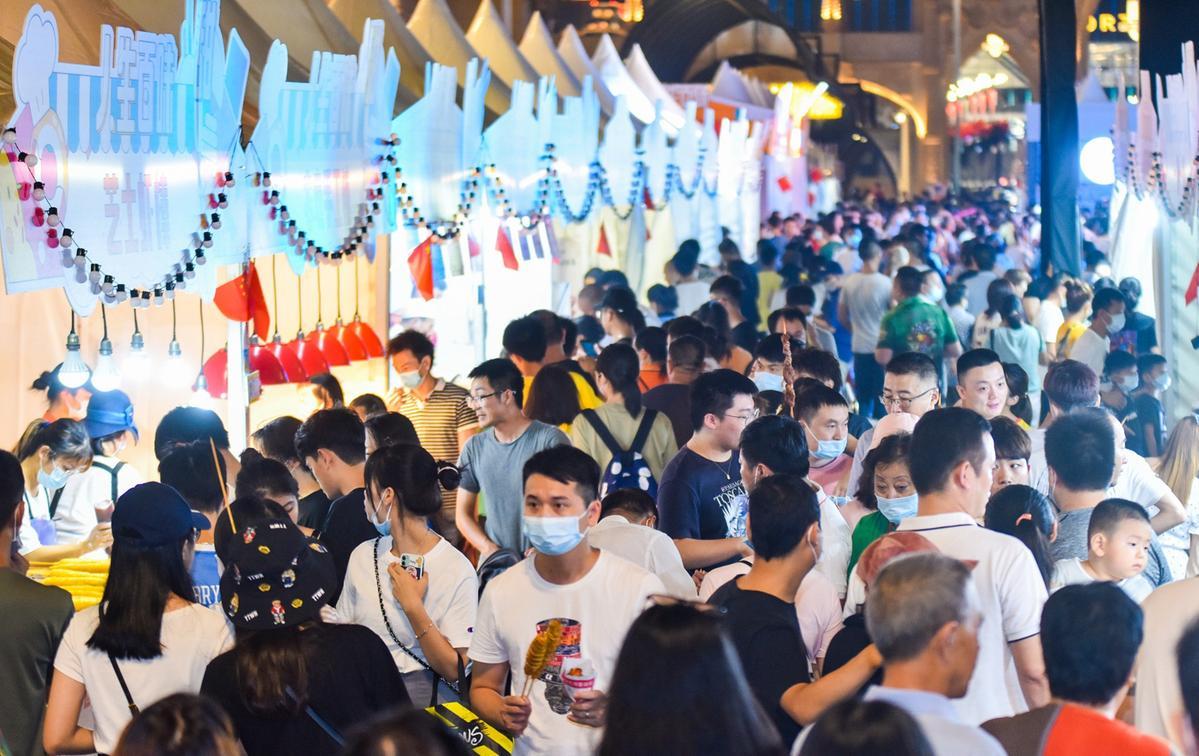 澳门国际文化美食节横琴站现场火爆。