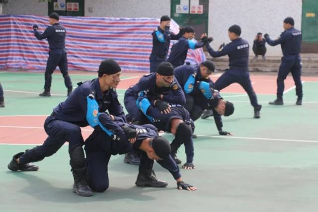 蜀黍|平安｜原来，假期里警察蜀黍在背后做了这些事情......