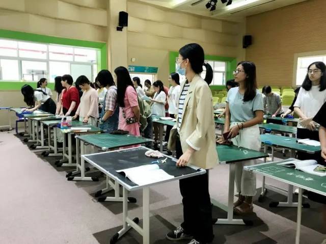 板书|【润教育 心飞扬】板书大赛聚英才，灯三教师试比高 ——灯湖三小语文科组开展板书设计大赛