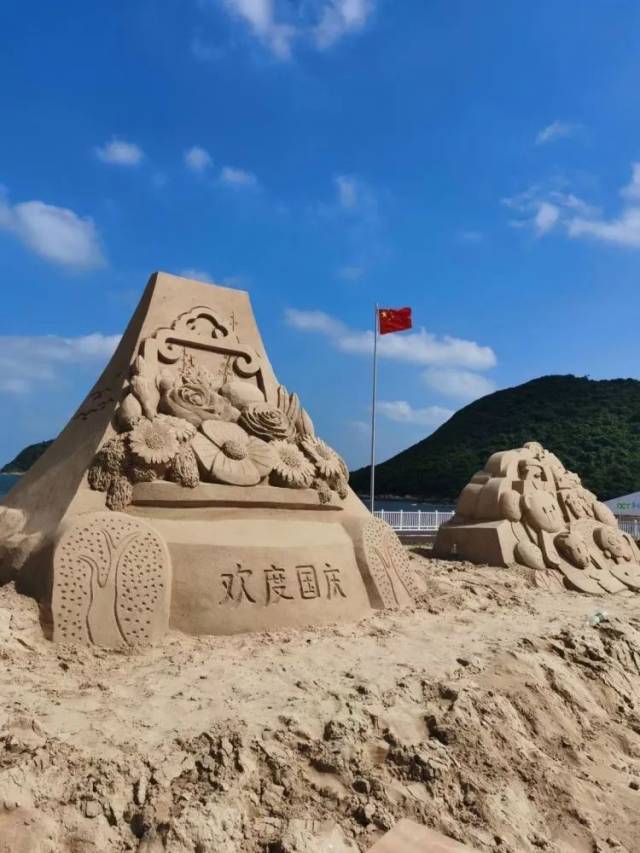 沙滩|西涌沙滩五星红旗飘扬，沙滩露营活动你来了吗？