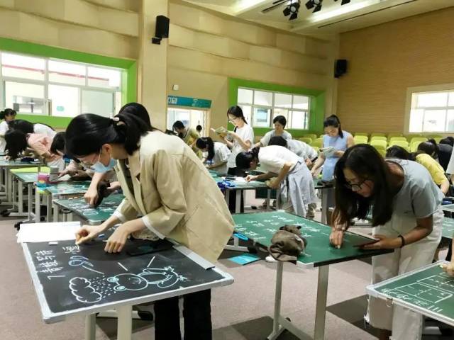 板书|【润教育 心飞扬】板书大赛聚英才，灯三教师试比高 ——灯湖三小语文科组开展板书设计大赛