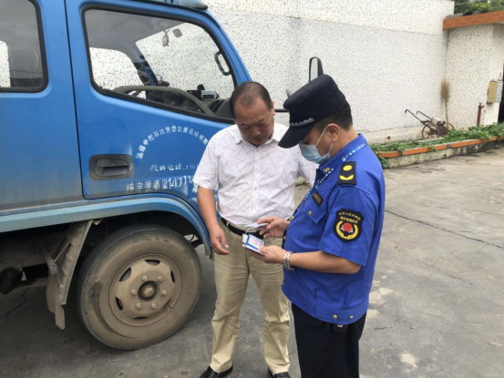 县城|国庆中秋期间,连南城管“不打烊”