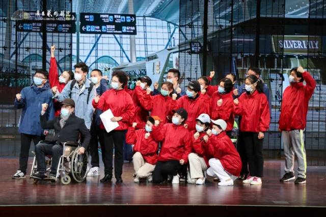 观众|宣传抗疫大爱！节后的第一场演出，献给2020年最美逆行的背影