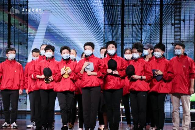 观众|宣传抗疫大爱！节后的第一场演出，献给2020年最美逆行的背影