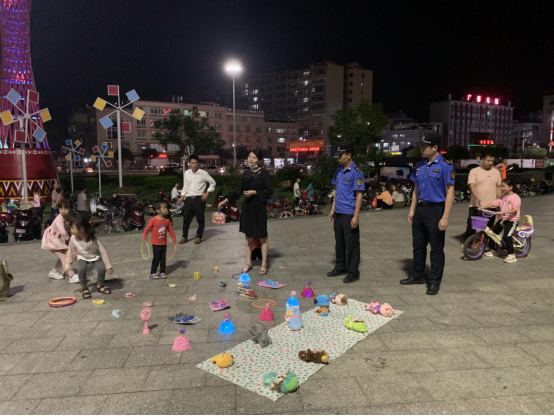 县城|国庆中秋期间,连南城管“不打烊”