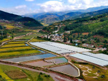 视频：草甸子上的共生园｜山海协作 佛山战贫⑩