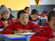 视频：小屏幕里的大世界｜山海协作 佛山战贫⑪