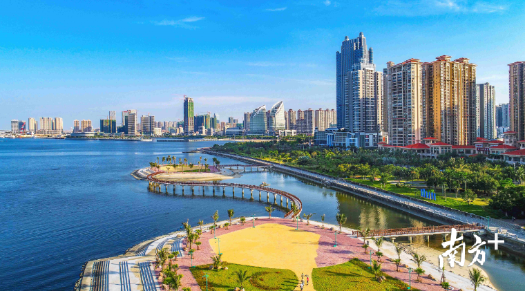湛江是粤港澳大湾区、深圳先行示范区、海南自贸港以及北部湾城市群之间的枢纽和衔接点，是一个生态型海湾城市。彭镇强 摄