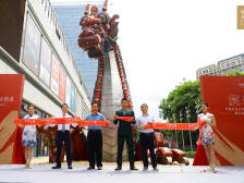 《复兴号》巨型龙展×南方日报携手华贸天地