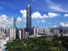 今天庆祝大会上，这两位发言者都是来自这个群体！