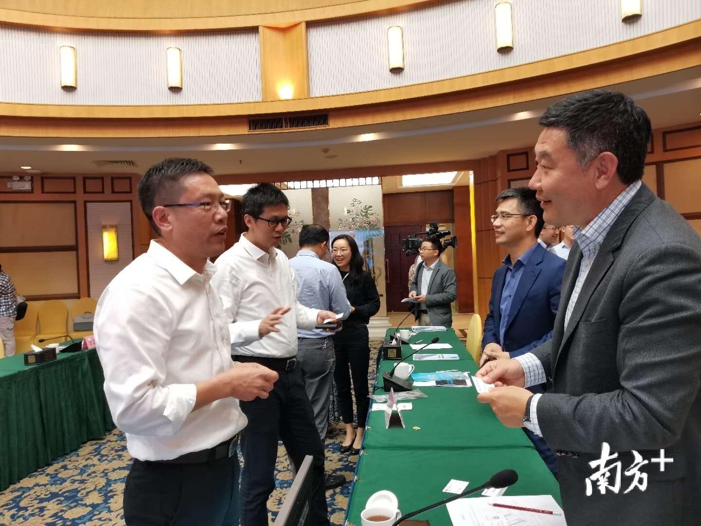 顺德相关部门和镇街与华润集团相关业务板块现场对接。熊程 摄 顺德相关部门和镇街与华润集团相关业务板块现场对接。熊程 摄