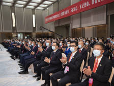 深圳特区40年40人代表参加庆祝大会：改革开放成为一种信仰