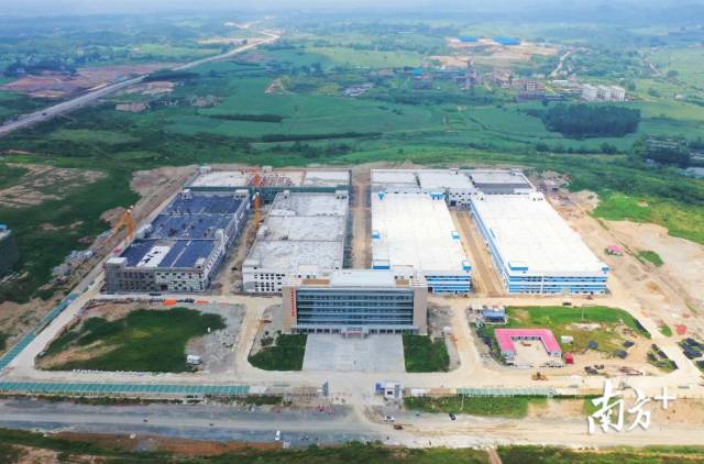 位于宁明县粤桂扶贫协作产业园的电动车生产基地.杨兴乐 摄