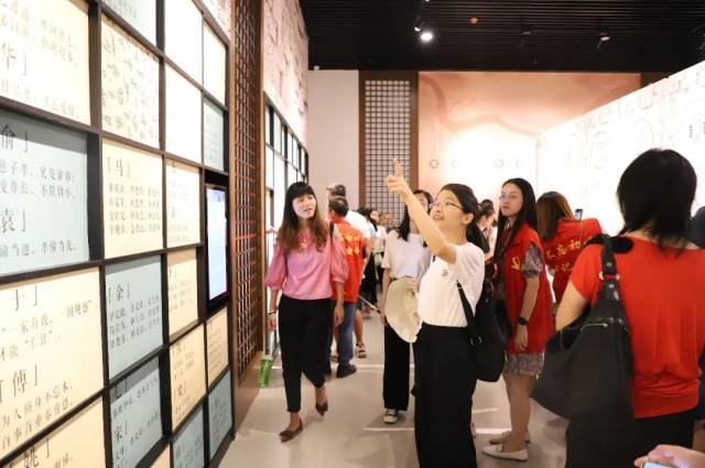 参观|走进文明古村，沐浴紫南乡风——记紫南小学全体教师参观紫南村之旅