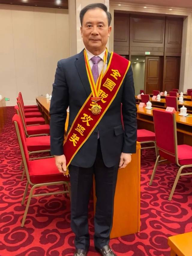 荣获2020年全国脱贫攻坚奖后,黄文仔立刻被他们点赞了