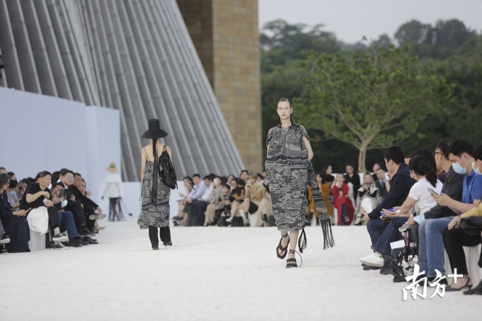 2021深圳时装周全新启幕！