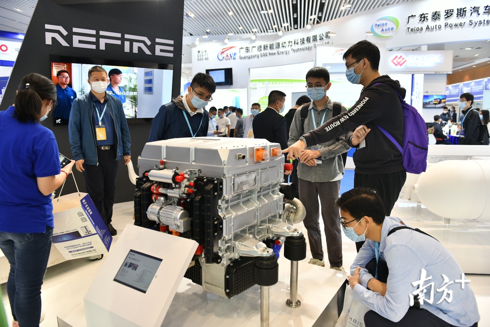 今年10月，第四届中国（佛山）国际氢能与燃料电池技术及产品展览会在佛山举行。图为展出的燃料电池核心部件。戴嘉信摄