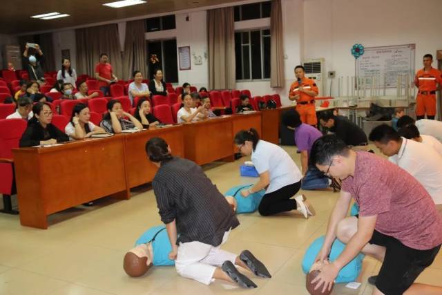 学校|桂城街道 | 记海三路小学第三届校级家长委员会聘任暨家委培训活动