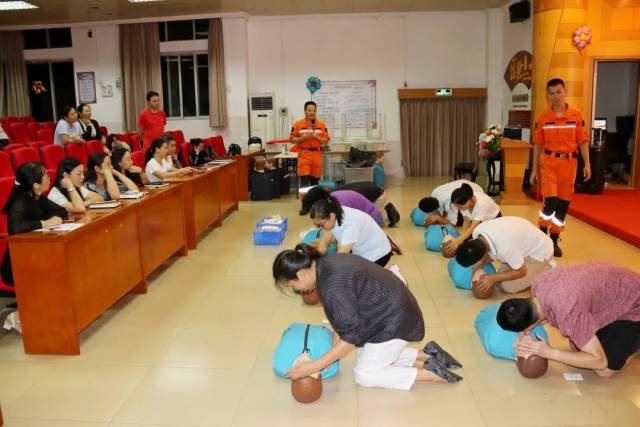 学校|桂城街道 | 记海三路小学第三届校级家长委员会聘任暨家委培训活动