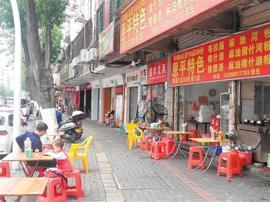 遍布大街小巷的小店。