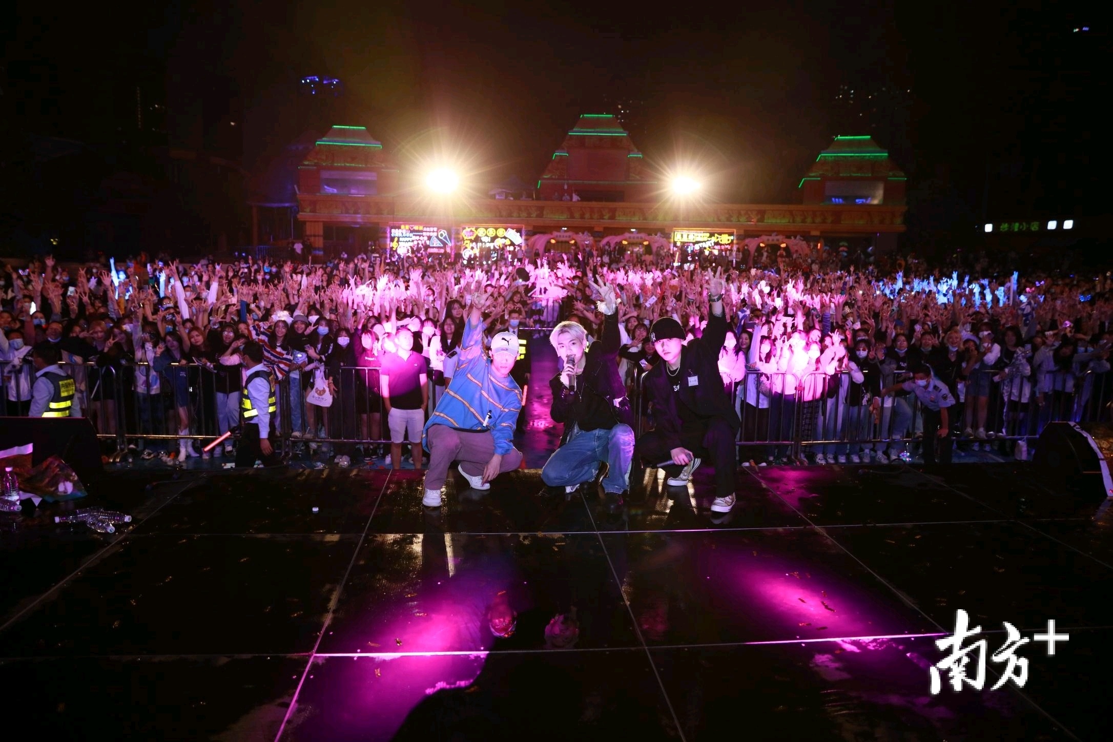 欢乐谷潮玩节打造夜间减压趴