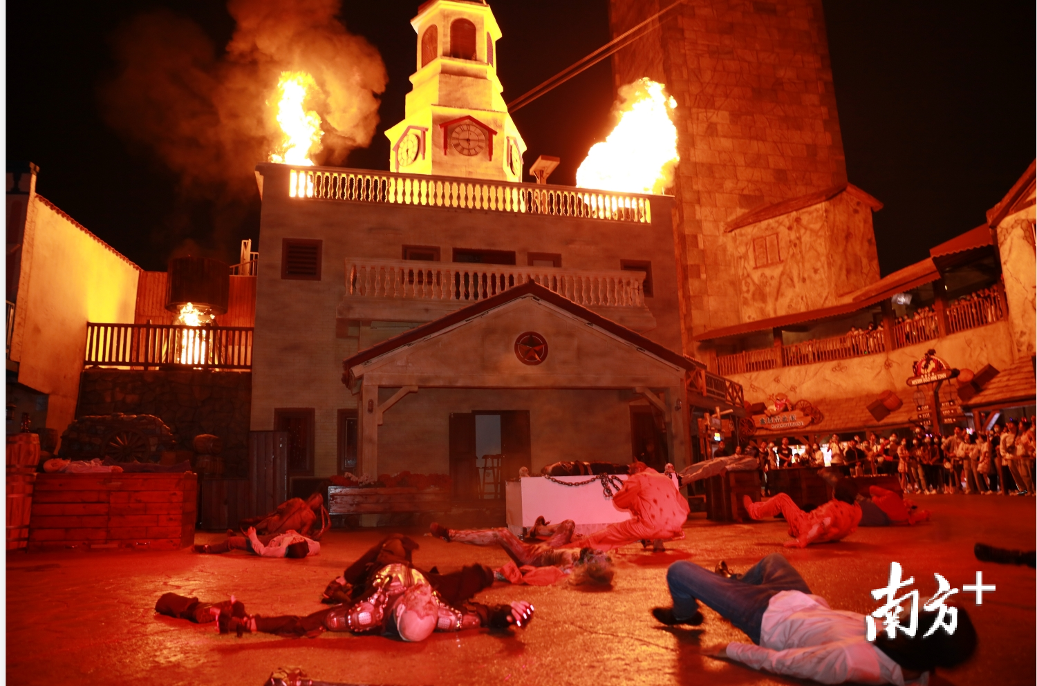 欢乐谷潮玩节打造夜间减压趴