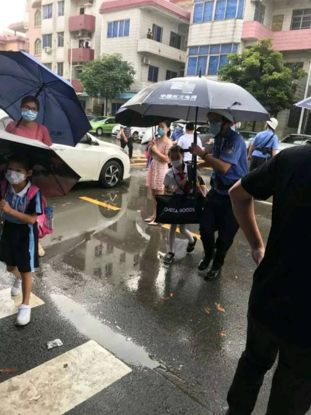 南方|全省唯一入选地市公安局!东莞公安荣获“南方号战疫力量奖”