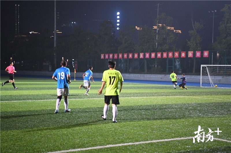 进球瞬间。杨兴乐摄