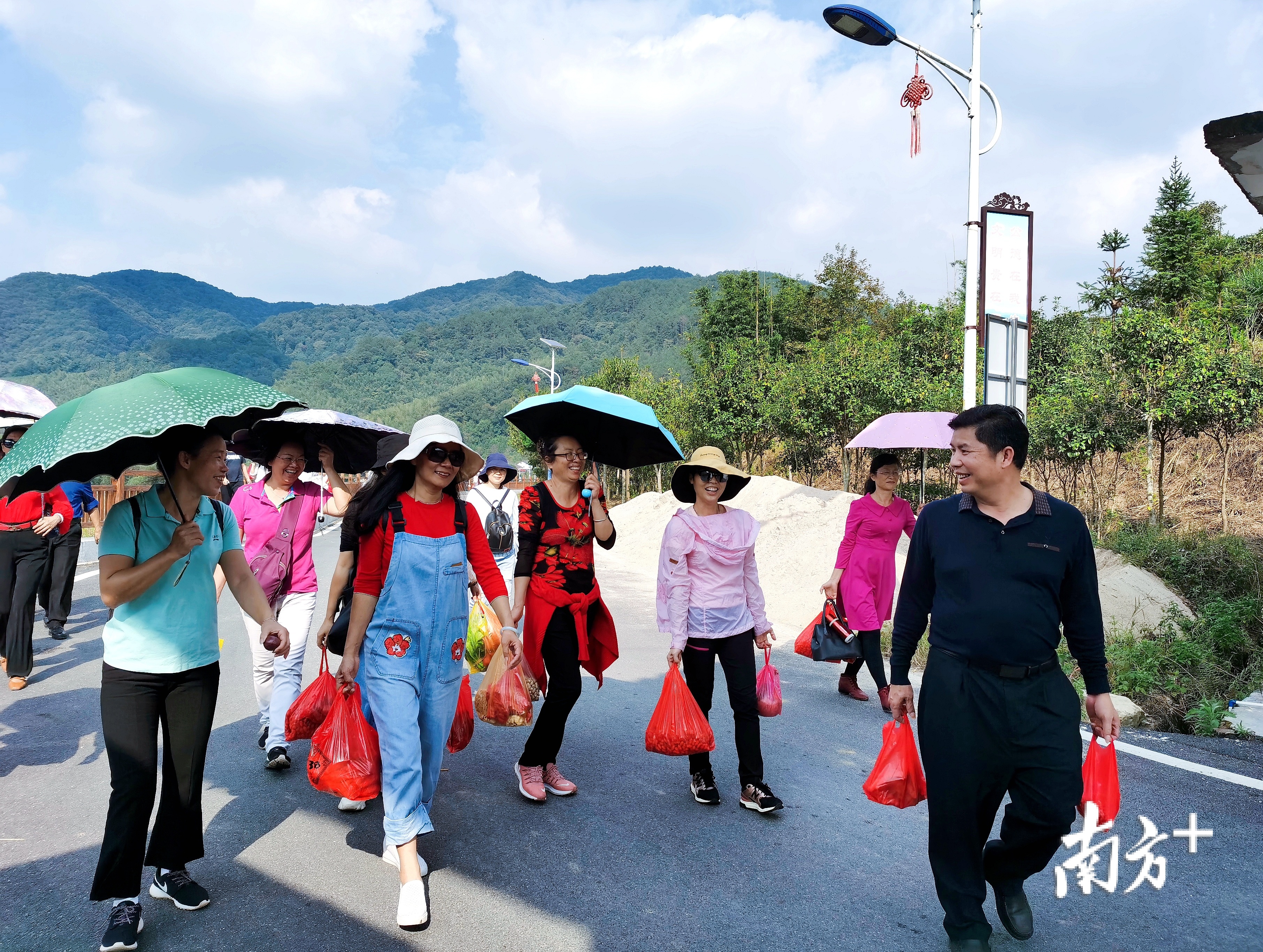 助力文旅复苏曲江韶钢一中老师齐出游