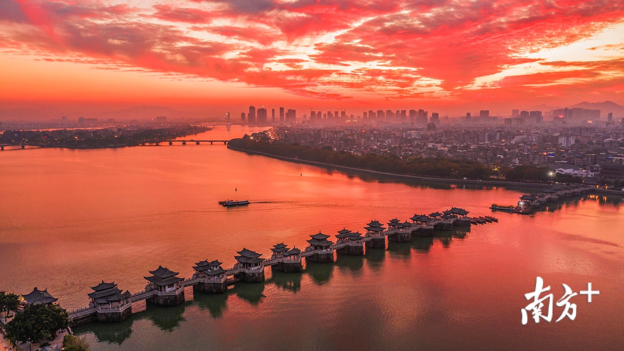 潮州正在构建“一江两城一海湾”发展新格局,湘桥则是中心城区和潮文化核心区。温亿中 摄 潮州正在构建“一江两城一海湾”发展新格局,湘桥则是中心城区和潮文化核心区。温亿中 摄