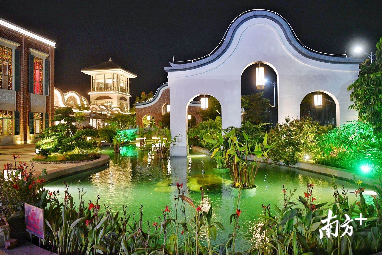 岭南真味餐厅是周边小有名气的网红打卡点。 岭南真味餐厅是周边小有名气的网红打卡点。